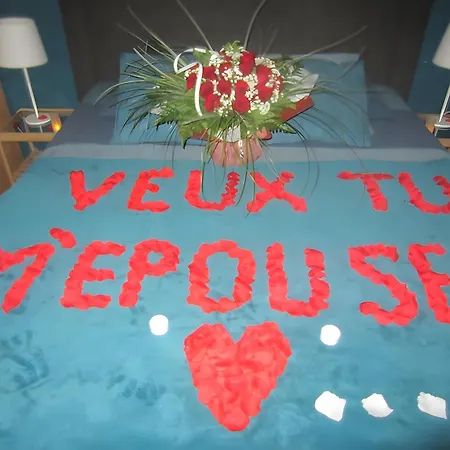 Balneo Coeur A Coeur Avec Piscine 4* Carsan
