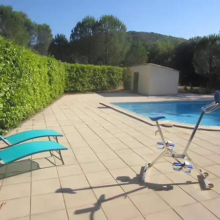 Balneo Coeur A Coeur Avec Piscine Bed and Breakfast Carsan