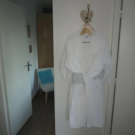 Balneo Coeur A Coeur Avec Piscine Bed and Breakfast